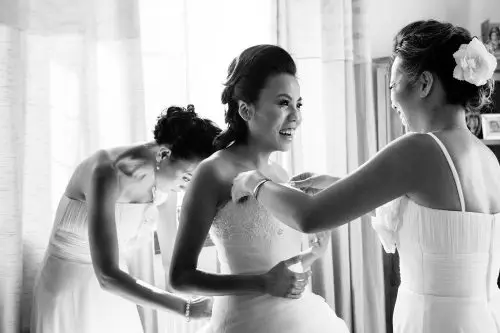 TudorBarnWeddingsElthamBrideGettingReady